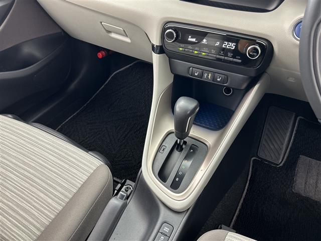 ヤリス ハイブリッドZ 禁煙車/純正ナビ/パノラミックビューモニター/トヨタセーフティセンス/レーダークルーズコントロール/オートマチックハイビーム/プリクラッシュセーフティ/レーントレーシングアシスト/シートヒーター(32枚目)