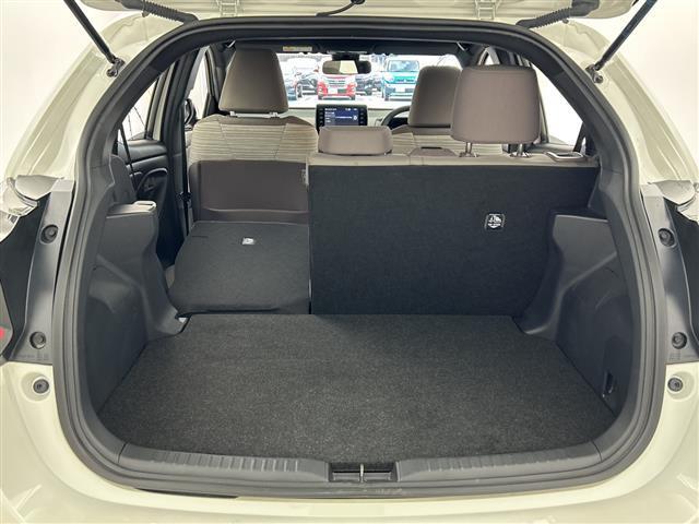 ヤリス ハイブリッドZ 禁煙車/純正ナビ/パノラミックビューモニター/トヨタセーフティセンス/レーダークルーズコントロール/オートマチックハイビーム/プリクラッシュセーフティ/レーントレーシングアシスト/シートヒーター(38枚目)