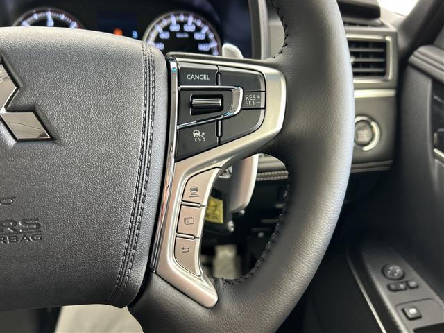 デリカD:5 シャモニー 登録済未使用車 前席シートヒーター ステアリングヒーター パドルシフト 両側パワースライドドア レーダークルーズコントロール ブラインドスポットモニター Autoハイビーム 電動パーキング スペアキー(4枚目)