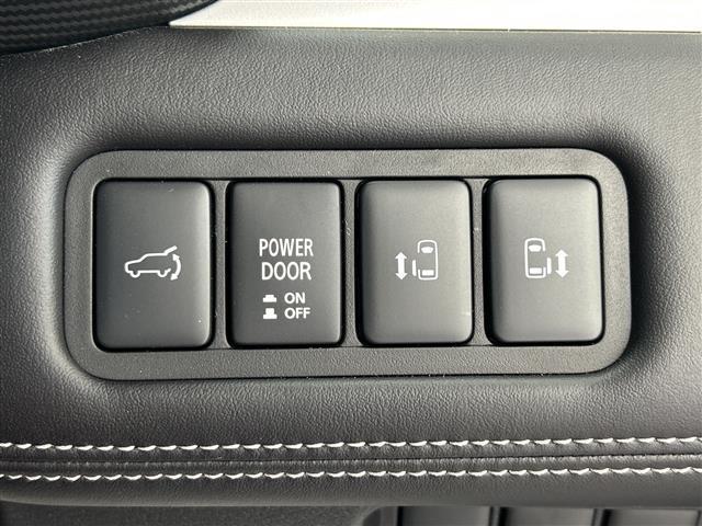 デリカD:5 シャモニー 登録済未使用車 前席シートヒーター ステアリングヒーター パドルシフト 両側パワースライドドア レーダークルーズコントロール ブラインドスポットモニター Autoハイビーム 電動パーキング スペアキー(5枚目)