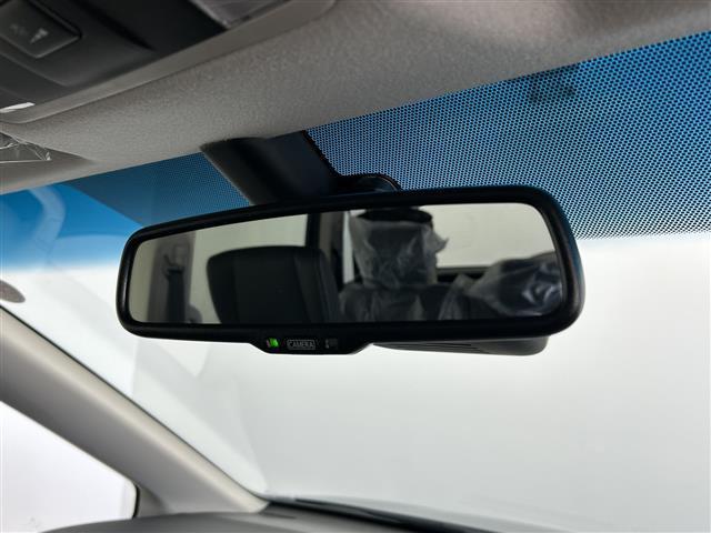 デリカD:5 シャモニー 登録済未使用車 前席シートヒーター ステアリングヒーター パドルシフト 両側パワースライドドア レーダークルーズコントロール ブラインドスポットモニター Autoハイビーム 電動パーキング スペアキー(9枚目)