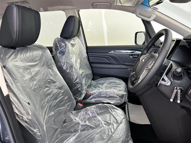 デリカD:5 シャモニー 登録済未使用車 前席シートヒーター ステアリングヒーター パドルシフト 両側パワースライドドア レーダークルーズコントロール ブラインドスポットモニター Autoハイビーム 電動パーキング スペアキー(10枚目)