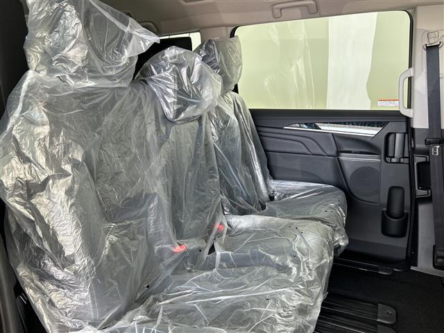 デリカD:5 シャモニー 登録済未使用車 前席シートヒーター ステアリングヒーター パドルシフト 両側パワースライドドア レーダークルーズコントロール ブラインドスポットモニター Autoハイビーム 電動パーキング スペアキー(11枚目)