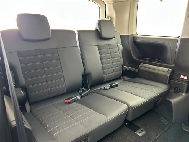 デリカD:5 シャモニー 登録済未使用車 前席シートヒーター ステアリングヒーター パドルシフト 両側パワースライドドア レーダークルーズコントロール ブラインドスポットモニター Autoハイビーム 電動パーキング スペアキー(12枚目)