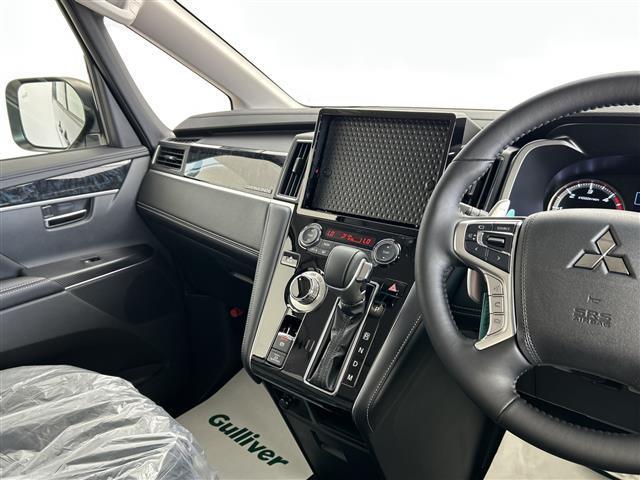 デリカD:5 シャモニー 登録済未使用車 前席シートヒーター ステアリングヒーター パドルシフト 両側パワースライドドア レーダークルーズコントロール ブラインドスポットモニター Autoハイビーム 電動パーキング スペアキー(17枚目)