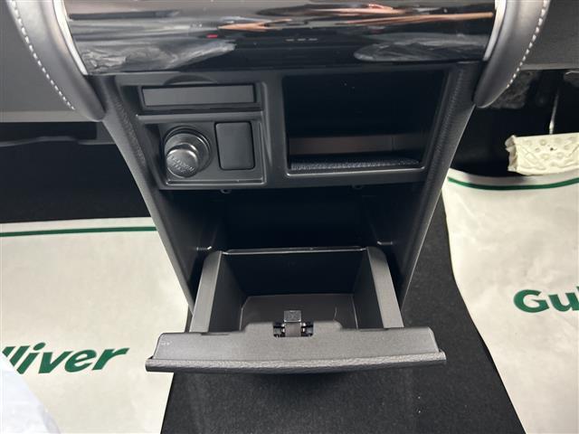 デリカD:5 シャモニー 登録済未使用車 前席シートヒーター ステアリングヒーター パドルシフト 両側パワースライドドア レーダークルーズコントロール ブラインドスポットモニター Autoハイビーム 電動パーキング スペアキー(23枚目)