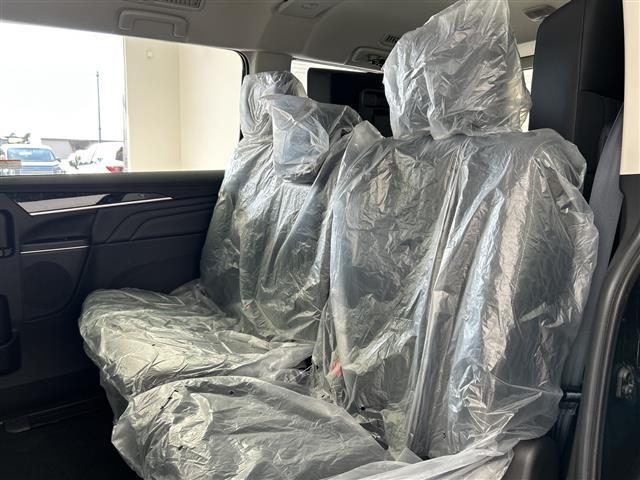 デリカD:5 シャモニー 登録済未使用車 前席シートヒーター ステアリングヒーター パドルシフト 両側パワースライドドア レーダークルーズコントロール ブラインドスポットモニター Autoハイビーム 電動パーキング スペアキー(29枚目)