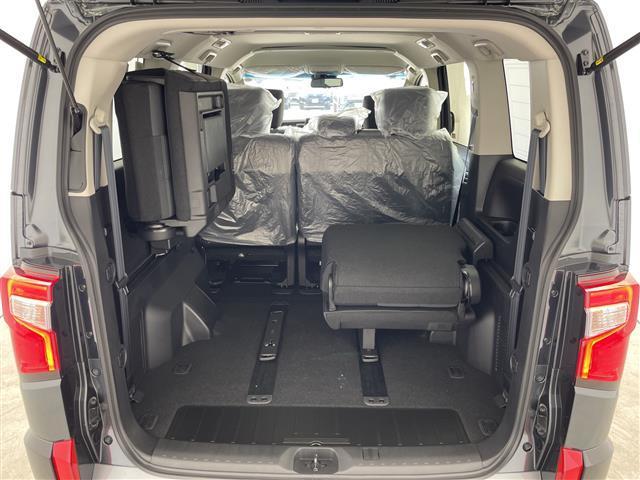 デリカD:5 シャモニー 登録済未使用車 前席シートヒーター ステアリングヒーター パドルシフト 両側パワースライドドア レーダークルーズコントロール ブラインドスポットモニター Autoハイビーム 電動パーキング スペアキー(35枚目)