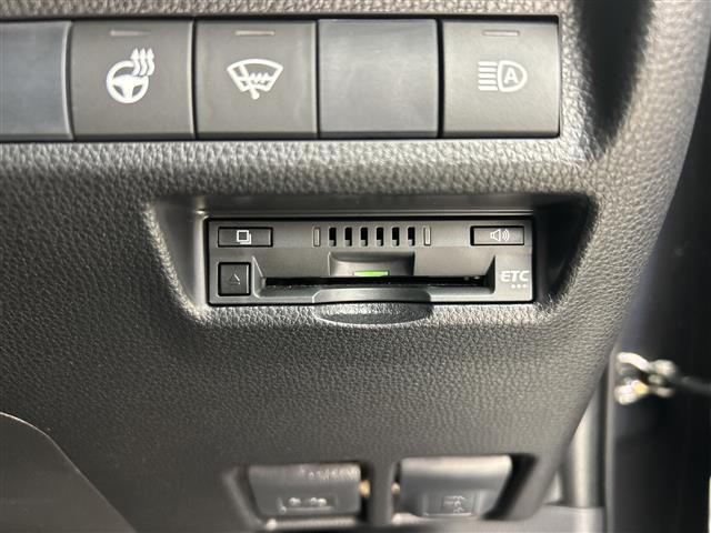 ＲＡＶ４ アドベンチャー　禁煙車　純正９インチナビ　フルセグＴＶ／Ｂｌｕｅｔｏｏｔｈ　バックカメラ　純正アルミホイール　シートヒーター　ベンチレーション　ハンドルヒーター　ステアリングスイッチ　オートエアコン（4枚目）
