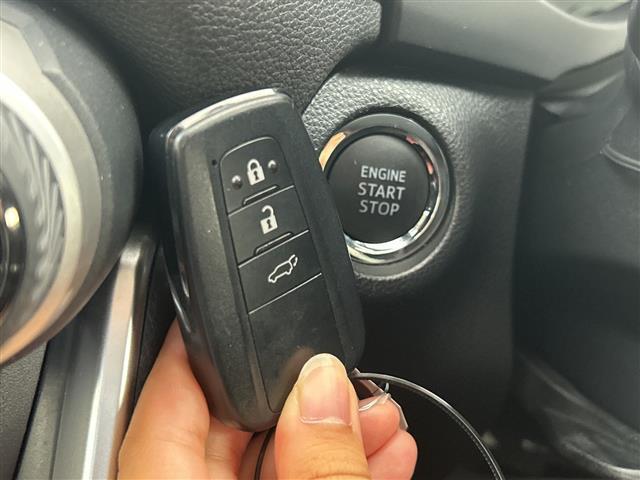 ＲＡＶ４ アドベンチャー　禁煙車　純正９インチナビ　フルセグＴＶ／Ｂｌｕｅｔｏｏｔｈ　バックカメラ　純正アルミホイール　シートヒーター　ベンチレーション　ハンドルヒーター　ステアリングスイッチ　オートエアコン（26枚目）