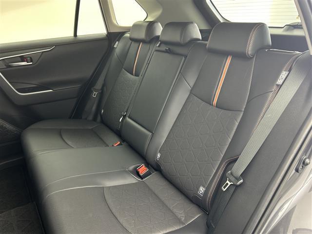 ＲＡＶ４ アドベンチャー　禁煙車　純正９インチナビ　フルセグＴＶ／Ｂｌｕｅｔｏｏｔｈ　バックカメラ　純正アルミホイール　シートヒーター　ベンチレーション　ハンドルヒーター　ステアリングスイッチ　オートエアコン（32枚目）