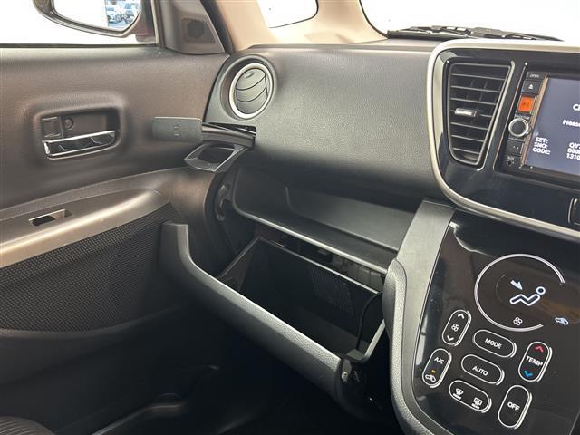 デイズルークス ハイウェイスター ターボ 禁煙車 純正SDナビ(フルセグTV/CD/DVD/AUX/USB) 全方位カメラ 両側パワースライドドア 横滑り防止装置 プッシュスタート スマートキー スペアキー×1 純正15インチアルミホイール(18枚目)