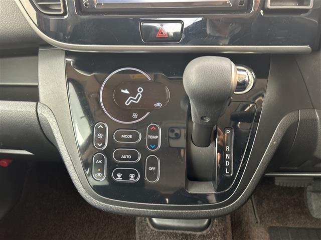 デイズルークス ハイウェイスター ターボ 禁煙車 純正SDナビ(フルセグTV/CD/DVD/AUX/USB) 全方位カメラ 両側パワースライドドア 横滑り防止装置 プッシュスタート スマートキー スペアキー×1 純正15インチアルミホイール(26枚目)