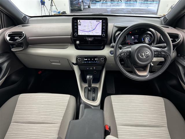 ヤリス Z 禁煙車 純正メモリナビ BT USB Bカメラ 追従クルーズコントロール 前席シートヒーター レーンキープアシスト 衝突被害軽減システム 前後ドライブレコーダー ビルトインETC 前後コーナーセンサー(3枚目)