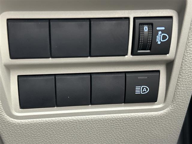 ヤリス Z 禁煙車 純正メモリナビ BT USB Bカメラ 追従クルーズコントロール 前席シートヒーター レーンキープアシスト 衝突被害軽減システム 前後ドライブレコーダー ビルトインETC 前後コーナーセンサー(9枚目)