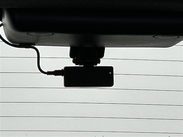 ヤリス Z 禁煙車 純正メモリナビ BT USB Bカメラ 追従クルーズコントロール 前席シートヒーター レーンキープアシスト 衝突被害軽減システム 前後ドライブレコーダー ビルトインETC 前後コーナーセンサー(12枚目)