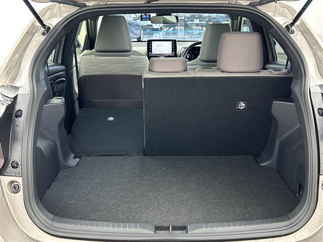 ヤリス Z 禁煙車 純正メモリナビ BT USB Bカメラ 追従クルーズコントロール 前席シートヒーター レーンキープアシスト 衝突被害軽減システム 前後ドライブレコーダー ビルトインETC 前後コーナーセンサー(37枚目)