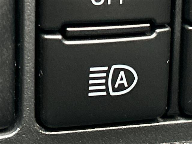 ブーン スタイル SAIII 禁煙車 純正SDナビ フルセグTV 全方位カメラ スマアシIII ドライブレコーダー 前後コーナーセンサー LEDオートライト オートマチックハイビーム 純正14インチアルミホイール 純正フロアマット(9枚目)