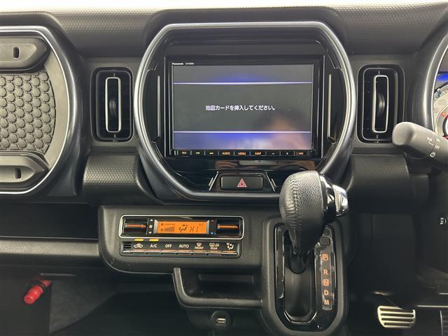 【後部座席】大人が座っても余裕のある広さです！！頭上や足元のスペースも広く取ってあります！