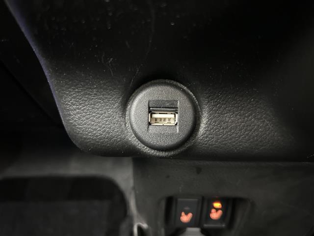 【トランク】積み込みやすくて、たっぷり積める荷室です。シートアレンジできるものは、乗車人数と荷物の量や大きさによってシートを動かすことができるので、より快適なドライブが可能です！