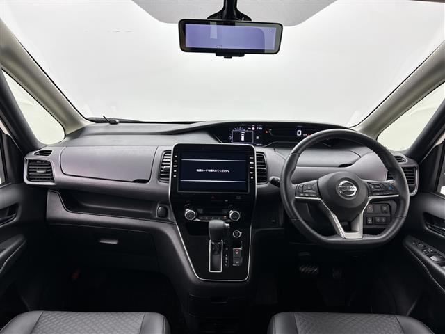 セレナ ハイウェイスターV 禁煙車/純正10型SDナビ/アラウンドビューモニター/ハンズフリー機能付き両側パワースライドドア/プロパイロット/衝突軽減ブレーキ/11型後席モニター/デジタルインナーミラー/ビルトインETC/LED(3枚目)