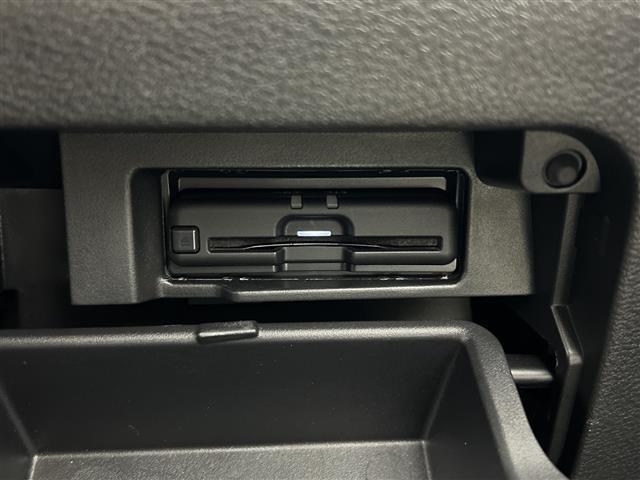 セレナ ハイウェイスターV 禁煙車/純正10型SDナビ/アラウンドビューモニター/ハンズフリー機能付き両側パワースライドドア/プロパイロット/衝突軽減ブレーキ/11型後席モニター/デジタルインナーミラー/ビルトインETC/LED(11枚目)