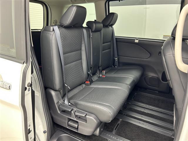 セレナ ハイウェイスターV 禁煙車/純正10型SDナビ/アラウンドビューモニター/ハンズフリー機能付き両側パワースライドドア/プロパイロット/衝突軽減ブレーキ/11型後席モニター/デジタルインナーミラー/ビルトインETC/LED(15枚目)