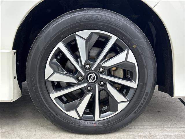 セレナ ハイウェイスターV 禁煙車/純正10型SDナビ/アラウンドビューモニター/ハンズフリー機能付き両側パワースライドドア/プロパイロット/衝突軽減ブレーキ/11型後席モニター/デジタルインナーミラー/ビルトインETC/LED(17枚目)