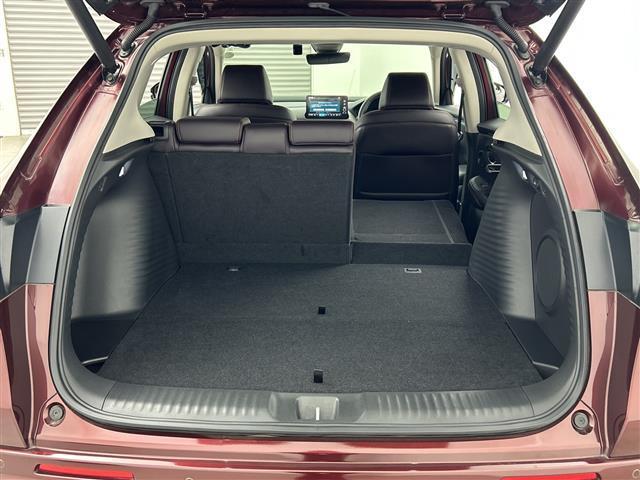 ZR-V e:HEV Z /禁煙車/純正9型ナビ/BOSEプレミアムサウンド/全方位カメラ/レーダークルーズコントロール/純正ビルトインETC2.0/ホンダセンシング/衝突軽減ブレーキ/レーンキープアシスト/ワイヤレス充電/(42枚目)