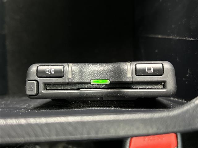 ハイラックス Z /禁煙車/純正7型ナビフルセグTV/Bluetooth/HDMI/バックカメラ/トノカバー/レーダークルーズコントロール/フォグライト/純正アルミホイール/衝突軽減ブレーキシステム/オートライト(8枚目)