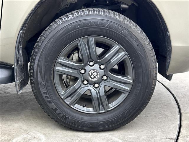 ハイラックス Z /禁煙車/純正7型ナビフルセグTV/Bluetooth/HDMI/バックカメラ/トノカバー/レーダークルーズコントロール/フォグライト/純正アルミホイール/衝突軽減ブレーキシステム/オートライト(17枚目)