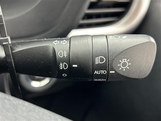 ハイラックス Z /禁煙車/純正7型ナビフルセグTV/Bluetooth/HDMI/バックカメラ/トノカバー/レーダークルーズコントロール/フォグライト/純正アルミホイール/衝突軽減ブレーキシステム/オートライト(24枚目)