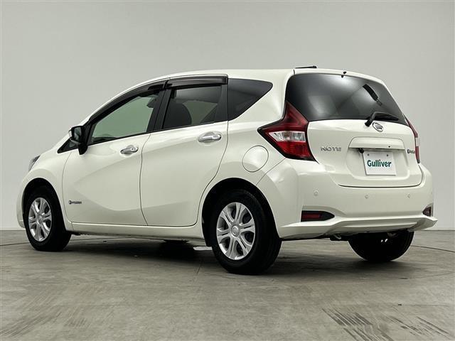 【トランク】積み込みやすくて、たっぷり積める荷室です。シートアレンジできるものは、乗車人数と荷物の量や大きさによってシートを動かすことができるので、より快適なドライブが可能です！