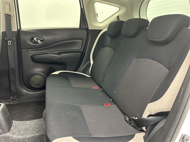 ◆商談ルームには「キッズスペース」を完備しています。ＤＶＤ、ブロック、絵本、おままごとセット。お子様連れでも、ゆっくりとお車をお選びいただけます！