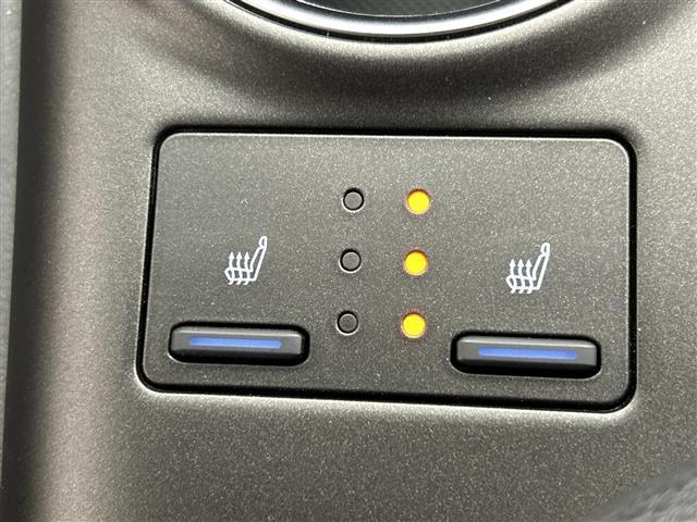 カムリ WS 禁煙車 純正ディスプレイオーディオ トヨタセーフティセンス 衝突軽減ブレーキ レーダークルーズコントロール ブラインドスポットモニター 前後クリアランスソナー 前席パワーシート 前席シートヒーター(9枚目)