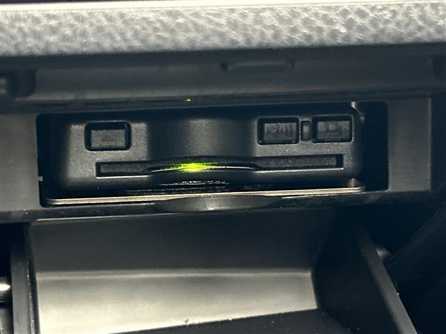 カムリ WS 禁煙車 純正ディスプレイオーディオ トヨタセーフティセンス 衝突軽減ブレーキ レーダークルーズコントロール ブラインドスポットモニター 前後クリアランスソナー 前席パワーシート 前席シートヒーター(11枚目)