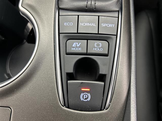 カムリ WS 禁煙車 純正ディスプレイオーディオ トヨタセーフティセンス 衝突軽減ブレーキ レーダークルーズコントロール ブラインドスポットモニター 前後クリアランスソナー 前席パワーシート 前席シートヒーター(27枚目)