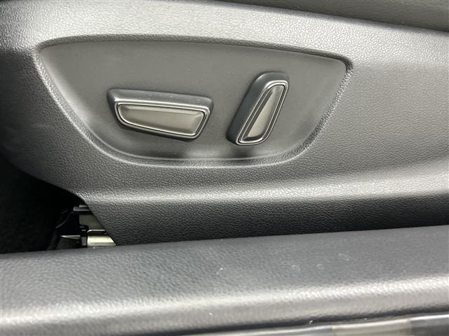 カムリ WS 禁煙車 純正ディスプレイオーディオ トヨタセーフティセンス 衝突軽減ブレーキ レーダークルーズコントロール ブラインドスポットモニター 前後クリアランスソナー 前席パワーシート 前席シートヒーター(31枚目)