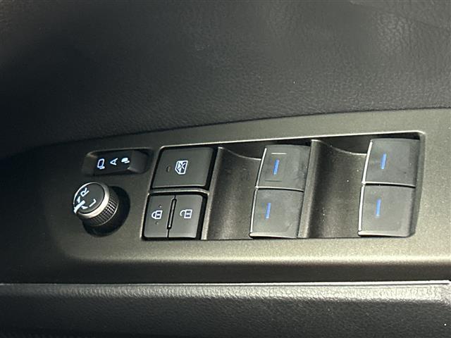 カムリ WS 禁煙車 純正ディスプレイオーディオ トヨタセーフティセンス 衝突軽減ブレーキ レーダークルーズコントロール ブラインドスポットモニター 前後クリアランスソナー 前席パワーシート 前席シートヒーター(34枚目)