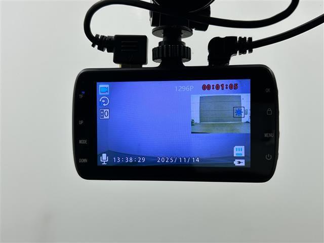 スイフトスポーツ ベースグレード /禁煙車/社外7型メモリナビ/フルセグTV/全方位カメラ/オートエアコン/MTモード付AT/パドルシフト/運転席シートヒーター/ウッドコンビステアリング/ステアリングスイッチ/レーダークルコン(10枚目)