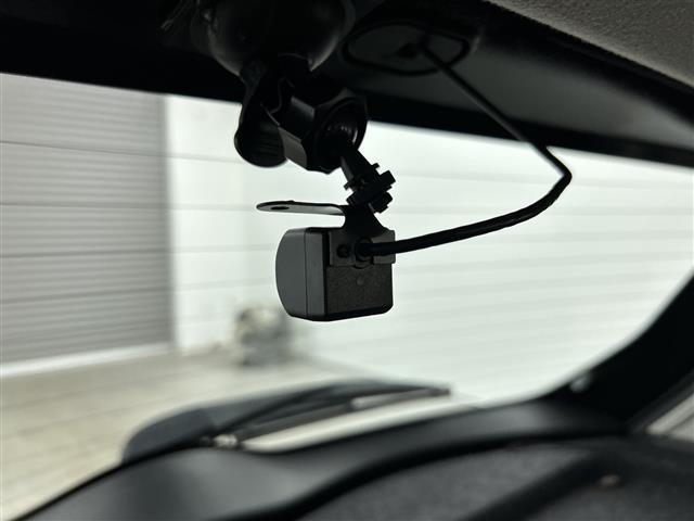 スイフトスポーツ ベースグレード /禁煙車/社外7型メモリナビ/フルセグTV/全方位カメラ/オートエアコン/MTモード付AT/パドルシフト/運転席シートヒーター/ウッドコンビステアリング/ステアリングスイッチ/レーダークルコン(11枚目)