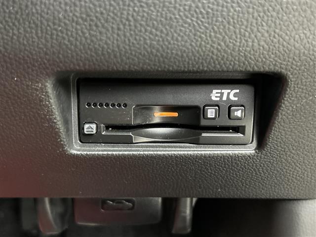 スイフトスポーツ ベースグレード /禁煙車/社外7型メモリナビ/フルセグTV/全方位カメラ/オートエアコン/MTモード付AT/パドルシフト/運転席シートヒーター/ウッドコンビステアリング/ステアリングスイッチ/レーダークルコン(12枚目)