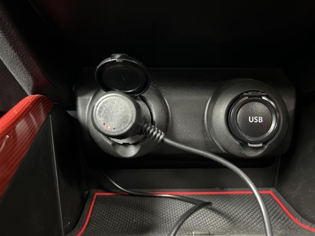 スイフトスポーツ ベースグレード /禁煙車/社外7型メモリナビ/フルセグTV/全方位カメラ/オートエアコン/MTモード付AT/パドルシフト/運転席シートヒーター/ウッドコンビステアリング/ステアリングスイッチ/レーダークルコン(30枚目)
