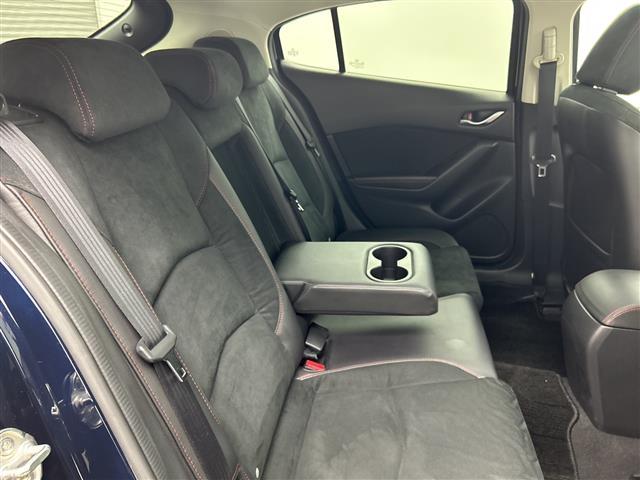 商談ルームにはキッズルームも完備しています☆お子様連れでもゆっくりとお車をお選びいただけます！