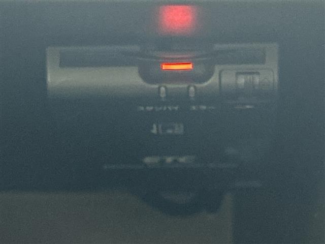 ノート e-パワー X 禁煙車 純正ナビ エマージェンシーブレーキ レーンキープアシスト アラウンドビューモニター インテリジェントスマートルームミラー 前後コーナーセンサー LED ETC DVD再生 Bluetooth(7枚目)