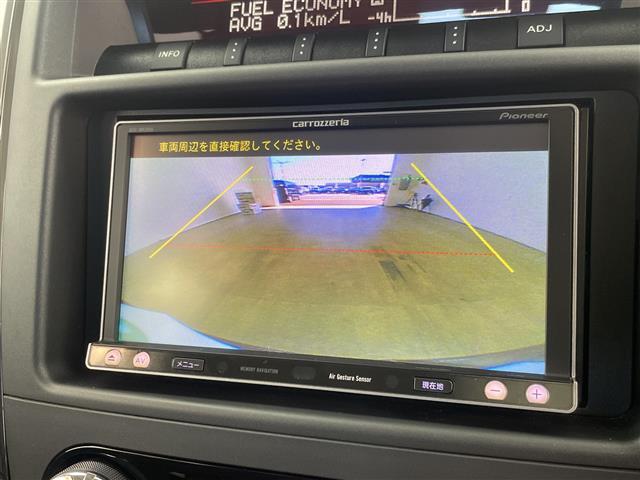 パジェロ ロング　エクシード　禁煙車　社外７型ナビ　フルセグＴＶ／Ｂｌｕｅｔｏｏｔｈ／ＣＤ／ＤＶＤ　１７インチ社外アルミホイール　純正アルミホイール積込　フォグライト　ＢＳＭ　レーンキープシステム　オートライト（3枚目）