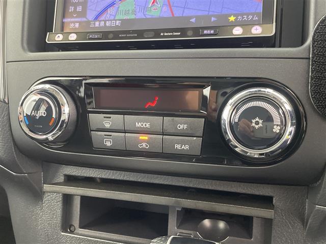 パジェロ ロング　エクシード　禁煙車　社外７型ナビ　フルセグＴＶ／Ｂｌｕｅｔｏｏｔｈ／ＣＤ／ＤＶＤ　１７インチ社外アルミホイール　純正アルミホイール積込　フォグライト　ＢＳＭ　レーンキープシステム　オートライト（7枚目）
