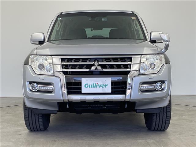 パジェロ ロング　エクシード　禁煙車　社外７型ナビ　フルセグＴＶ／Ｂｌｕｅｔｏｏｔｈ／ＣＤ／ＤＶＤ　１７インチ社外アルミホイール　純正アルミホイール積込　フォグライト　ＢＳＭ　レーンキープシステム　オートライト（17枚目）