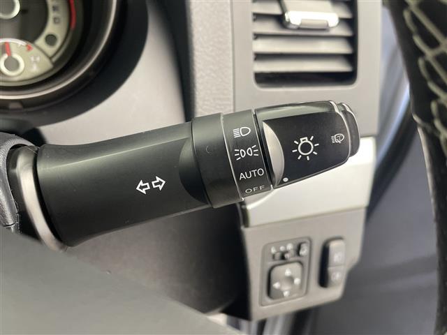 パジェロ ロング　エクシード　禁煙車　社外７型ナビ　フルセグＴＶ／Ｂｌｕｅｔｏｏｔｈ／ＣＤ／ＤＶＤ　１７インチ社外アルミホイール　純正アルミホイール積込　フォグライト　ＢＳＭ　レーンキープシステム　オートライト（32枚目）