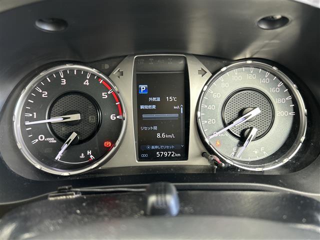 ハイラックス Ｚ　禁煙車　ＴＲＤ　ＲＡＹＳホイール　純正ナビ　バックカメラ　前後コーナーセンサー　トヨタセーフティーセンス　レーダークルーズコントロール　レーンキープアシスト　ＥＴＣ　プッシュスタート　スマートキー（10枚目）